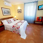 Palazzo Toraldo Di Francia Bed & Breakfast Tropea