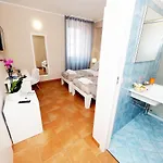 Palazzo Toraldo Di Francia Bed & Breakfast 4*
