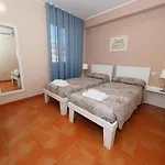 Bed & Breakfast Palazzo Toraldo Di Francia 4*