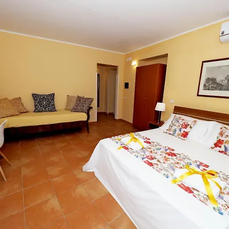 Palazzo Toraldo Di Francia B&B