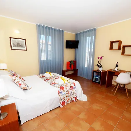 Bed & Breakfast Palazzo Toraldo Di Francia 4*