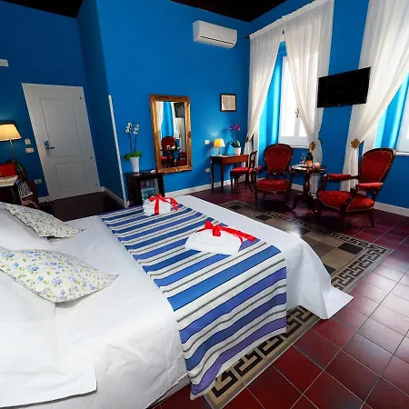 Palazzo Toraldo Di Francia トロペーア