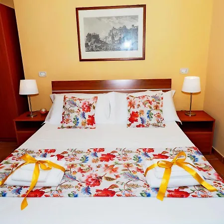 Palazzo Toraldo Di Francia Bed & Breakfast 4*