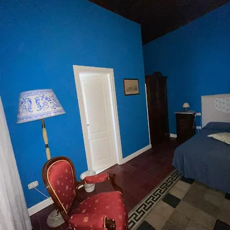 Palazzo Toraldo Di Francia Bed & Breakfast 4*