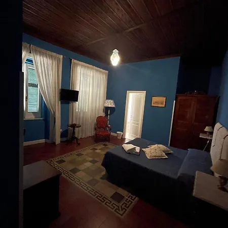 Palazzo Toraldo Di Francia Nocleg ze śniadaniem Tropea