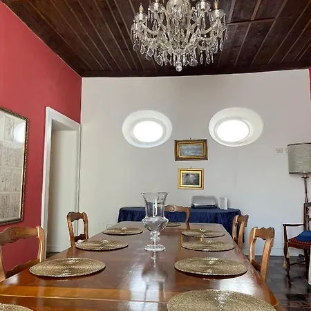 Palazzo Toraldo Di Francia 4* 트로페아