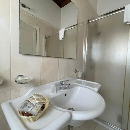 Palazzo Toraldo Di Francia B&B 트로페아