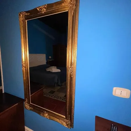 Nocleg ze śniadaniem Palazzo Toraldo Di Francia 3*