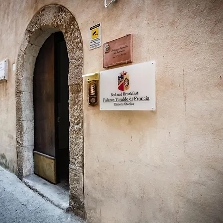 Palazzo Toraldo Di Francia Tropea