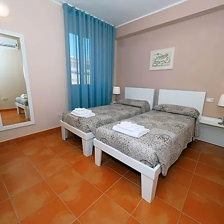 Palazzo Toraldo Di Francia Bed & Breakfast 4*