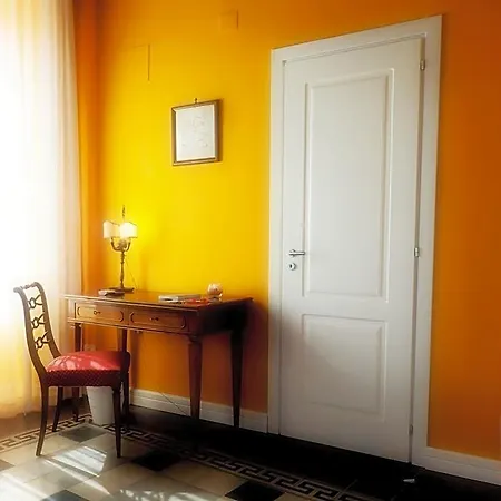 Palazzo Toraldo Di Francia Bed & Breakfast Tropea