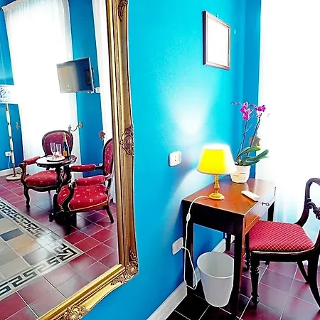 Palazzo Toraldo Di Francia Bed & Breakfast 4*