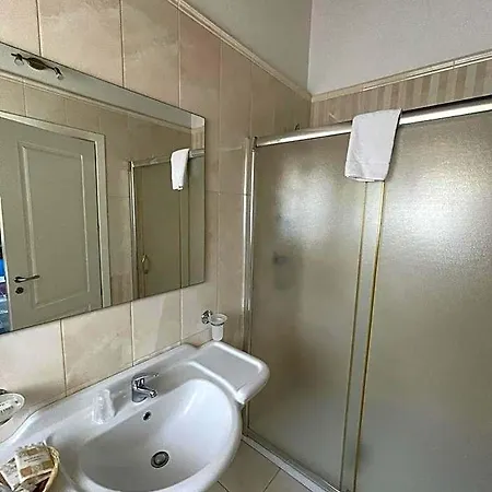 Palazzo Toraldo Di Francia 4* 트로페아