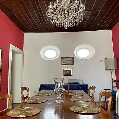 Palazzo Toraldo Di Francia B&B 트로페아