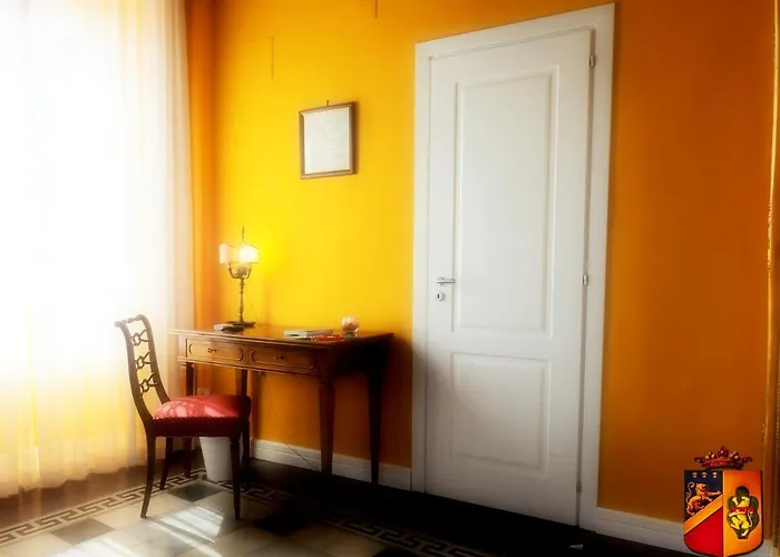 Palazzo Toraldo Di Francia לינה וארוחת בוקר 4*