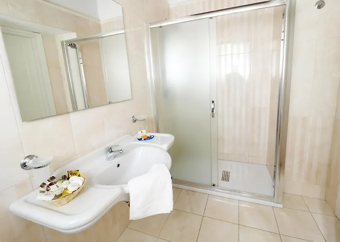 Palazzo Toraldo Di Francia טרופאה